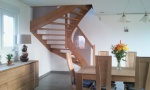 Escalier sur limon crémaillére et verre feuilleté 