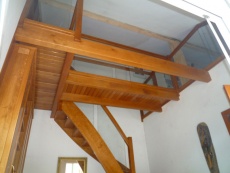 Escalier et passerelle avec verre feuilleté